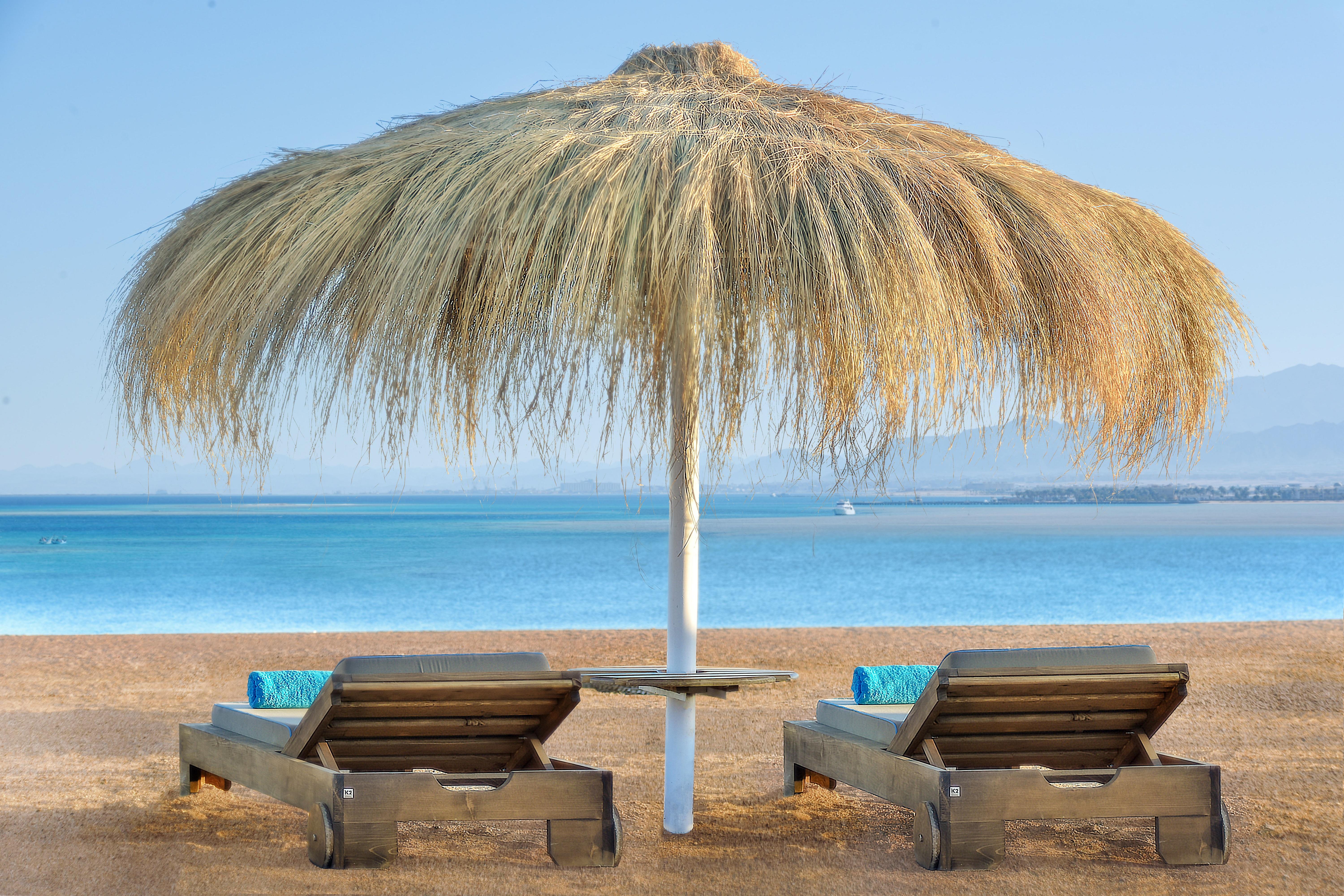 Steigenberger Resort Ras Soma Hurghada Exterior foto A beach umbrella